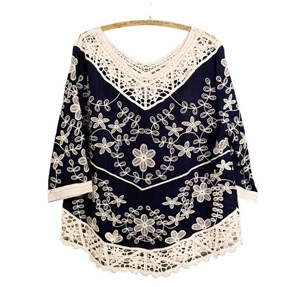 NWT Solitaire Top Women's Size XL Crochet-Trimmed Embroidered Navy Boho Poncho - Picture 5 of 14